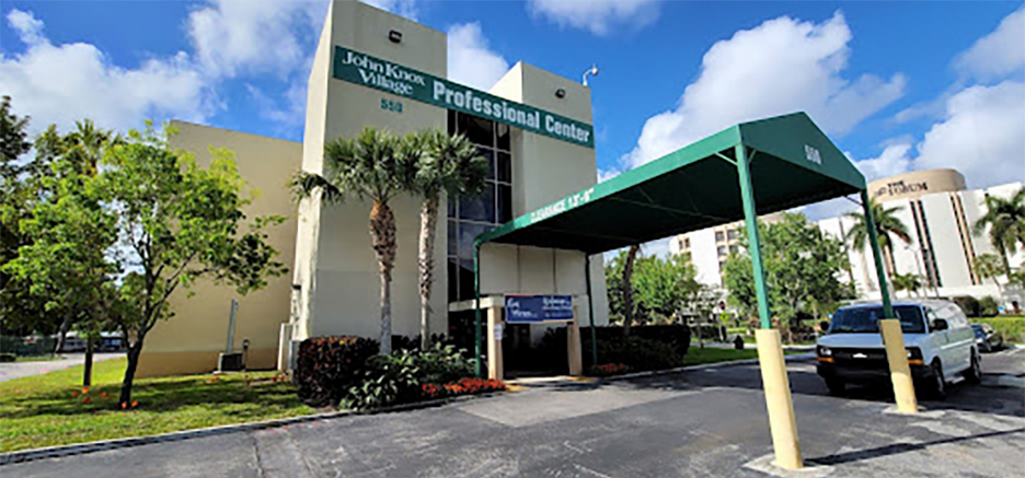Entrance to Frieder Dermatology in Pompano Beach